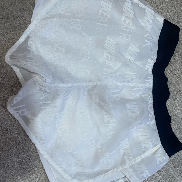 Shorts - Picture 3 of 3